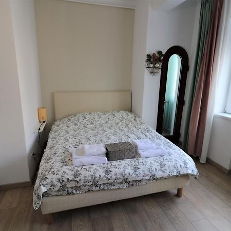 Lovely City Center Apartment - Free Minibar Bukarest Exterior foto